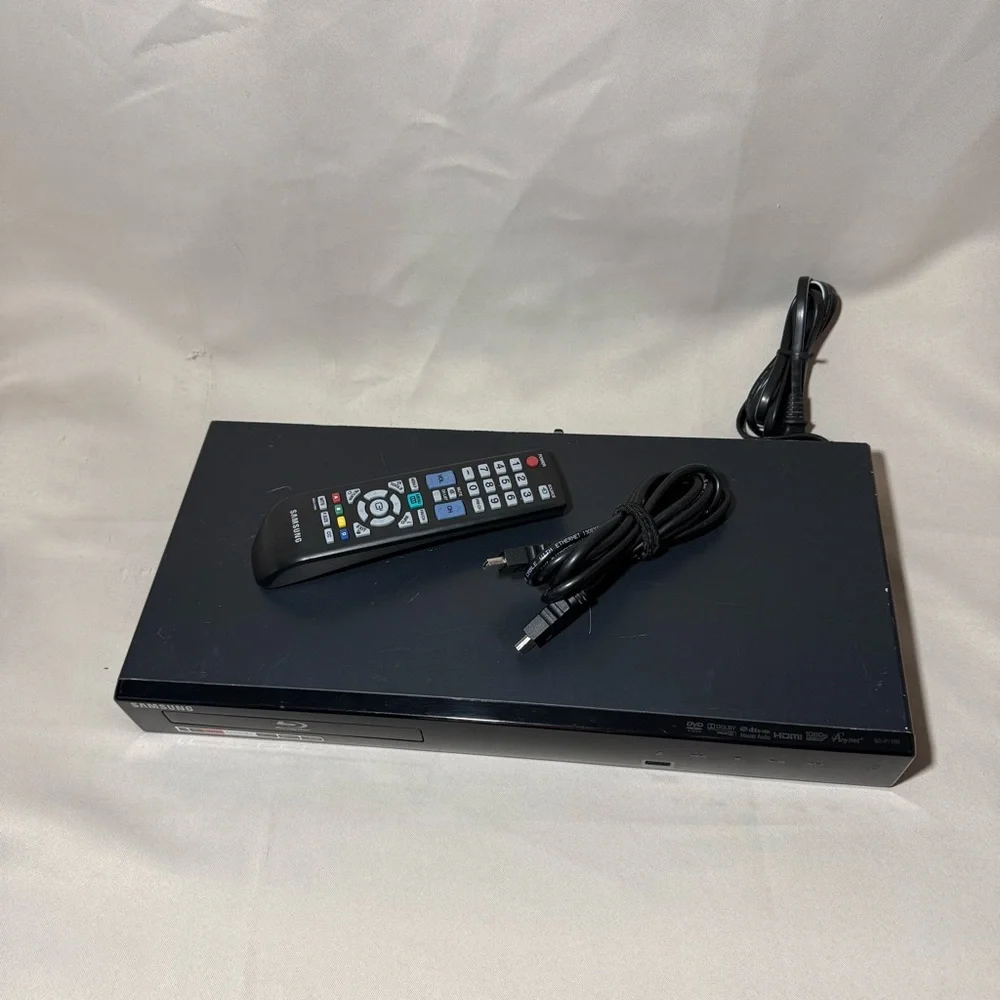 Samsung BD-P1590 Blu-ray DVD Player 1080p Steaming w/ Remote